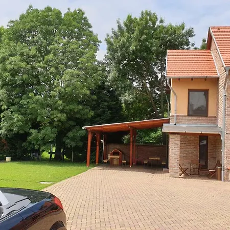 Gyulai-fuerdo-apartman Ii. * Дьюла